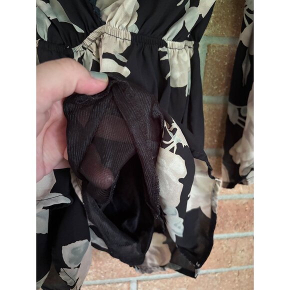 Audrey 3+1 Floral Long Sleeve V-Neck Romper With Elastic Waist - Picture 12 of 12